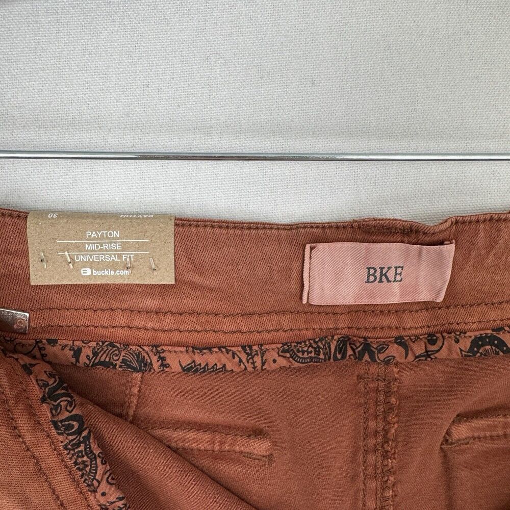 Women’s Rust Frayed Hem Utility Shorts - Picture 11 of 16